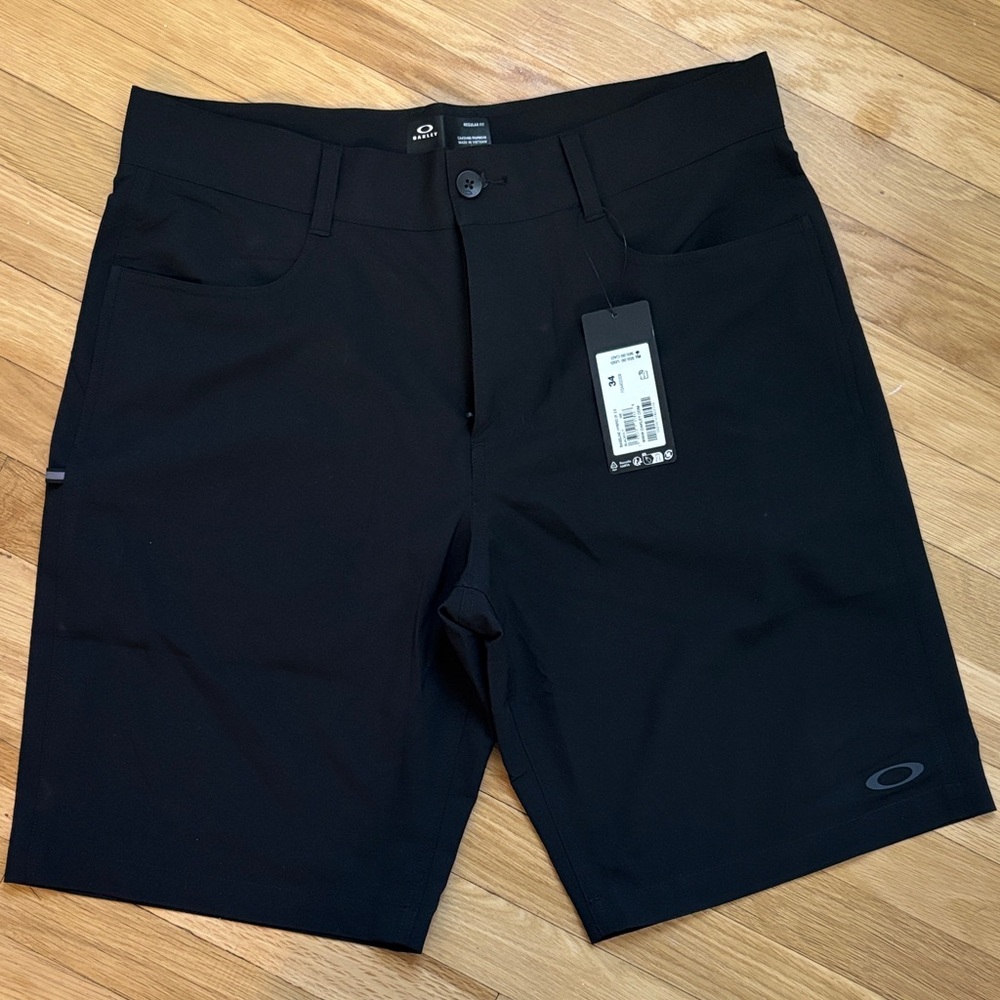 Oakley Men's Athletic Black Shorts
